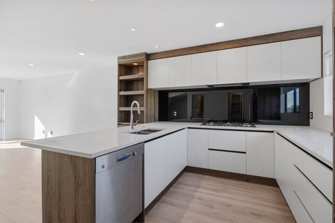 Photo of property in 20 Meritage Lane, Te Atatu South, Auckland, 0610