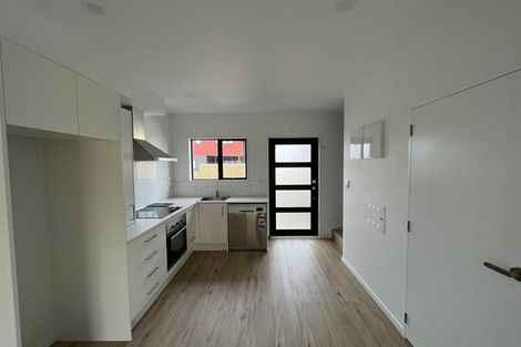 Photo of property in 1 Eileen Newey Place, Henderson, Auckland, 0612