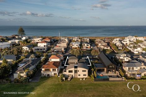 Photo of property in 208 Oceanbeach Road, Mount Maunganui, 3116