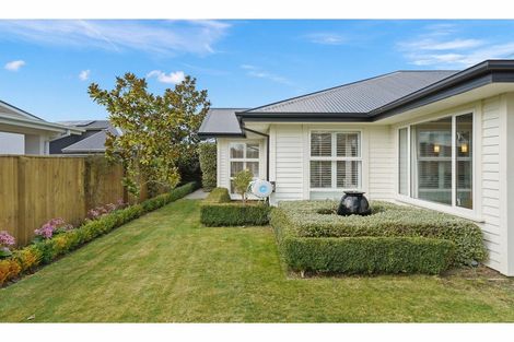 Photo of property in 2 Noble Close, Rangiora, 7400