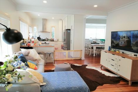 Photo of property in 8 Harrison Avenue, Belmont, Auckland, 0622