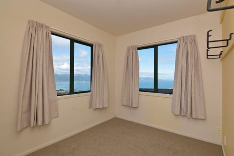 Photo of property in 6a Sunhaven Drive, Newlands, Wellington, 6037