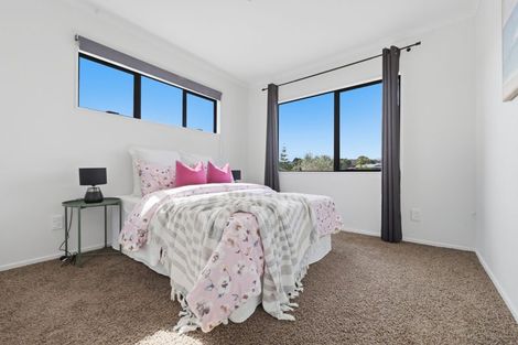 Photo of property in 35 Peninsula Road, Mangere, Auckland, 2022