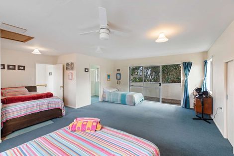 Photo of property in 9 Birds Beach Road, Tapora, 0977