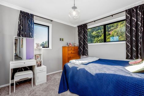 Photo of property in 15 Glenorchy Way, Aotea, Porirua, 5024