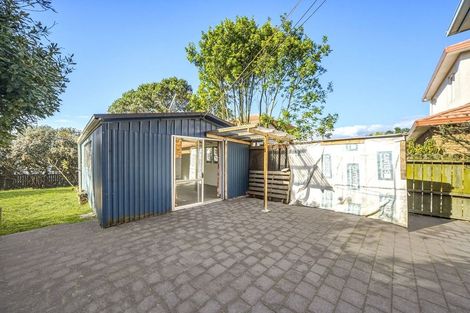 Photo of property in 194 Chivalry Road, Glenfield, Auckland, 0629