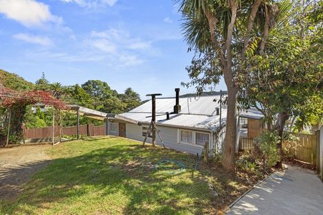 Photo of property in 77 Wallis Street, Raglan, 3225