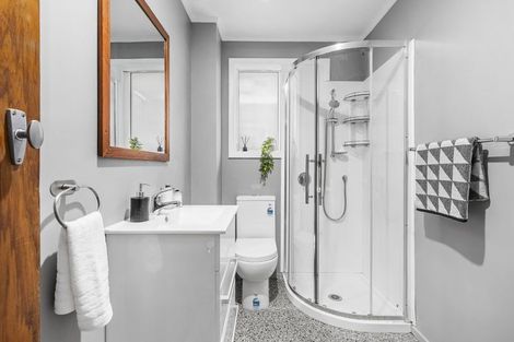 Photo of property in 2/246 Main Road, Tawa, Wellington, 5028