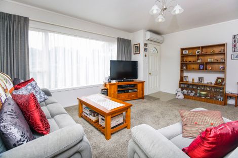 Photo of property in 2/22 Norcross Avenue, Henderson, Auckland, 0612