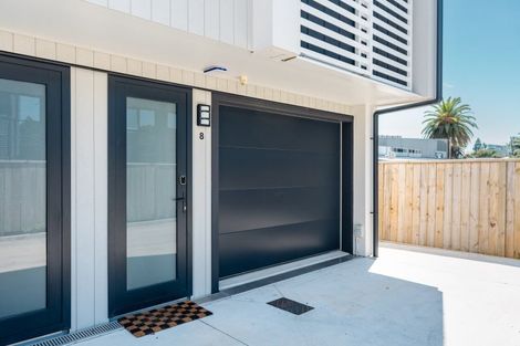 Photo of property in 8/17 Victoria Road, Mount Maunganui, 3116