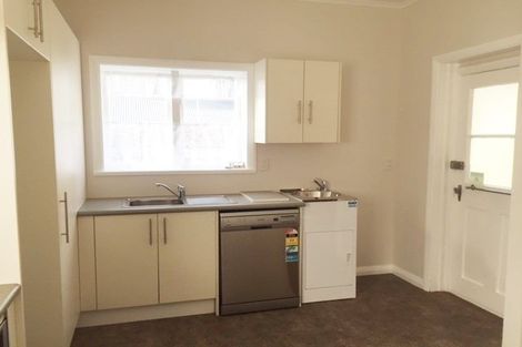 Photo of property in 52 Bell Road, Waiwhetu, Lower Hutt, 5010