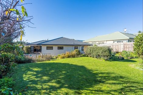 Photo of property in 18 Barrett Drive, Waikanae Beach, Waikanae, 5036
