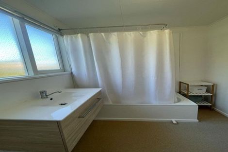 Photo of property in 107 Dowse Drive, Maungaraki, Lower Hutt, 5010