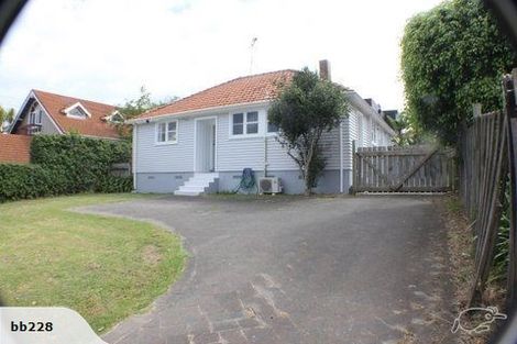 Photo of property in 228 Hurstmere Road, Takapuna, Auckland, 0622