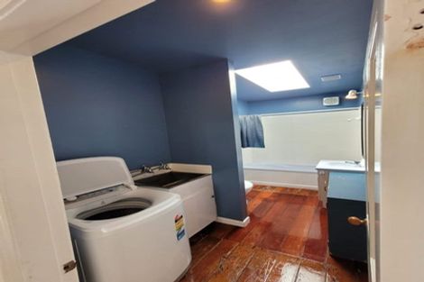 Photo of property in 9 Rixon Grove, Mount Victoria, Wellington, 6011