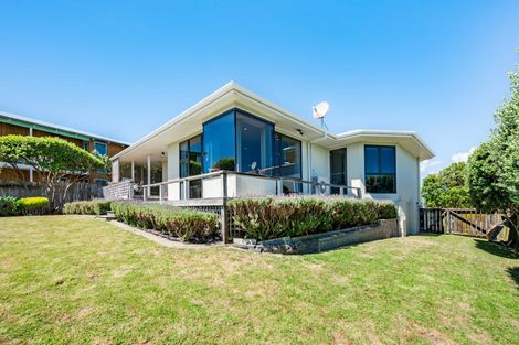 Photo of property in 46 Hicks Crescent, Waikanae Beach, Waikanae, 5036