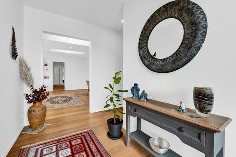 Photo of property in 25 Aderman Place, Hurworth, New Plymouth, 4310