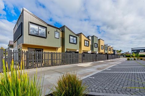 Photo of property in 5/3 Pinefield Road, Whenuapai, Auckland, 0618