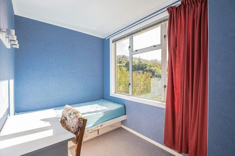 Photo of property in 61 The Drive, Tawa, Wellington, 5028