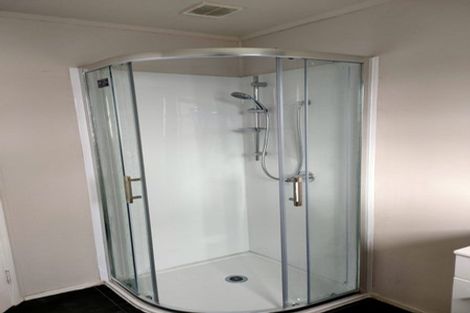 Photo of property in 2/222 Edmonton Road, Te Atatu South, Auckland, 0610