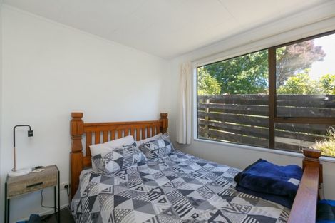 Photo of property in 43 Riversdale Drive, Merrilands, New Plymouth, 4312