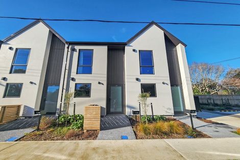 Photo of property in 2/130 Cambridge Terrace, Fairfield, Lower Hutt, 5011