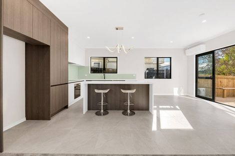 Photo of property in 76a Ennis Avenue, Pakuranga Heights, Auckland, 2010
