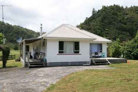 Photo of property in 3180 Mokau Road, Ahititi, Urenui, 4378