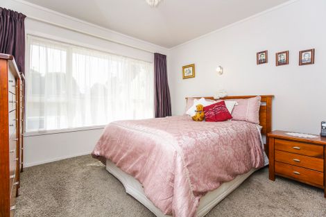 Photo of property in 2/22 Norcross Avenue, Henderson, Auckland, 0612