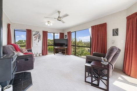 Photo of property in 4 Shakespear Road, Army Bay, Whangaparaoa, 0930