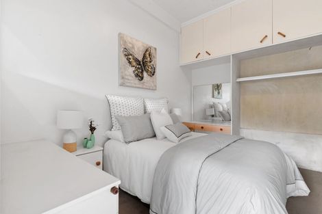 Photo of property in 1/918 Beach Road, Waiake, Auckland, 0630