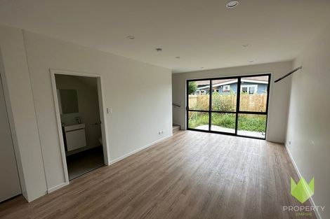 Photo of property in 30 Clay Works Lane, New Lynn, 0600