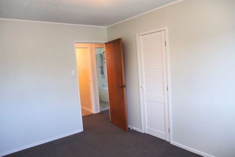 Photo of property in 8 Katrina Place, Massey, Auckland, 0614