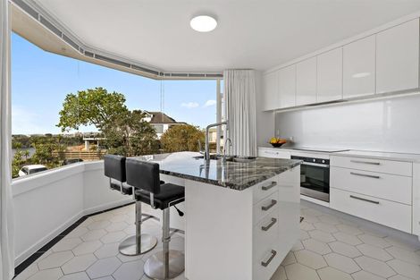 Photo of property in 1/90 Kitchener Road, Milford, Auckland, 0620