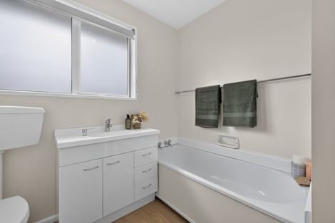 Photo of property in 20 Delaware Crescent, Russley, Christchurch, 8042