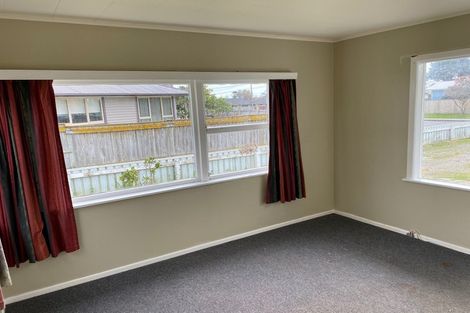 Photo of property in 15 Kirk Street, Otaki, 5512