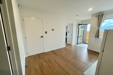 Photo of property in 1 Lawson Creek Street, Massey, Auckland, 0614