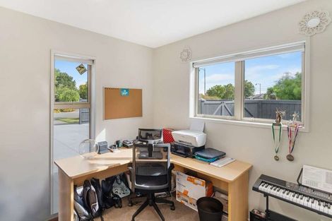 Photo of property in 15 Little Oaks Drive, Yaldhurst, Christchurch, 8042