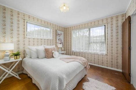 Photo of property in 102 Taylor Terrace, Tawa, Wellington, 5028