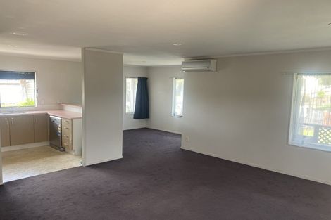 Photo of property in 31 Burswood Drive, Burswood, Auckland, 2013