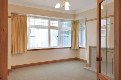 Photo of property in 22 Saint Albans Grove, Woburn, Lower Hutt, 5010