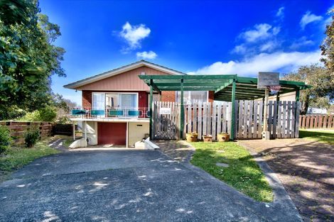 Photo of property in 2 Pamela Place, New Lynn, Auckland, 0600