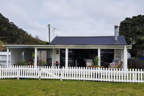 Photo of property in 66 Maunsell Road, Port Waikato, Tuakau, 2695