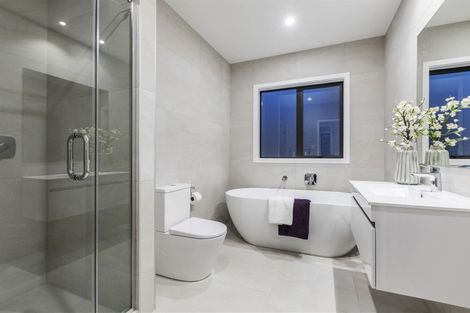 Photo of property in 8 Vogwill Road, Kumeu, 0810