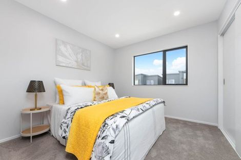 Photo of property in 30 Taipahitini Road, Rosehill, 2113