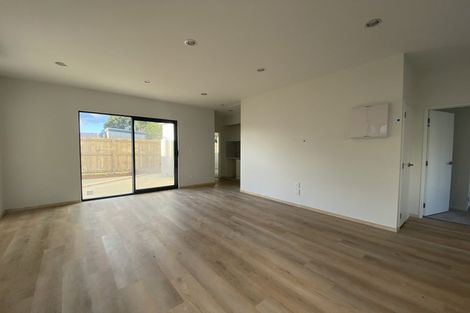 Photo of property in 37 Seaward Place, Wattle Downs, Auckland, 2103