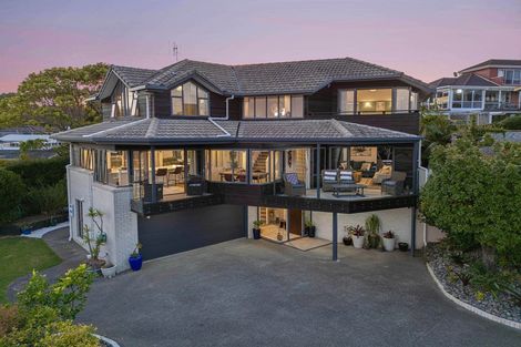 Photo of property in 1/35 Channel View Road, Campbells Bay, Auckland, 0630