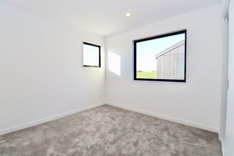 Photo of property in 59 Karaka Village Parade, Karaka, 2580