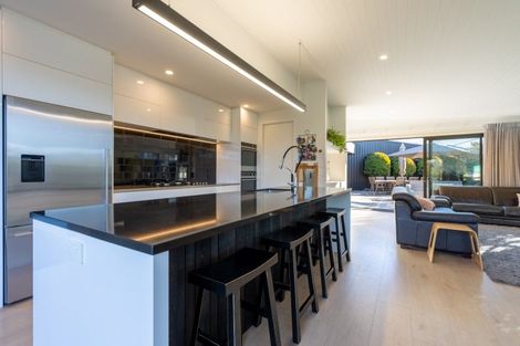 Photo of property in 13 Eden Close, Wanaka, 9305