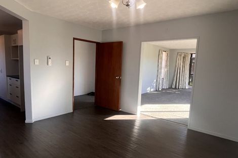 Photo of property in 32 Karnak Crescent, Russley, Christchurch, 8042